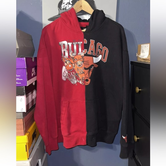 HOLLISTER CALIFORNIA Chicago Bulls Graphic Hoodie Men’s Size Large Sweatshirt - Picture 1 of 7